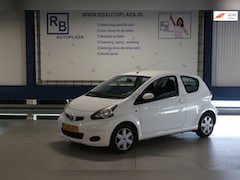 Toyota Aygo - 1.0-12V Comfort / AIRCO / WHITE PACK / NAP KM STAND / APK 2027