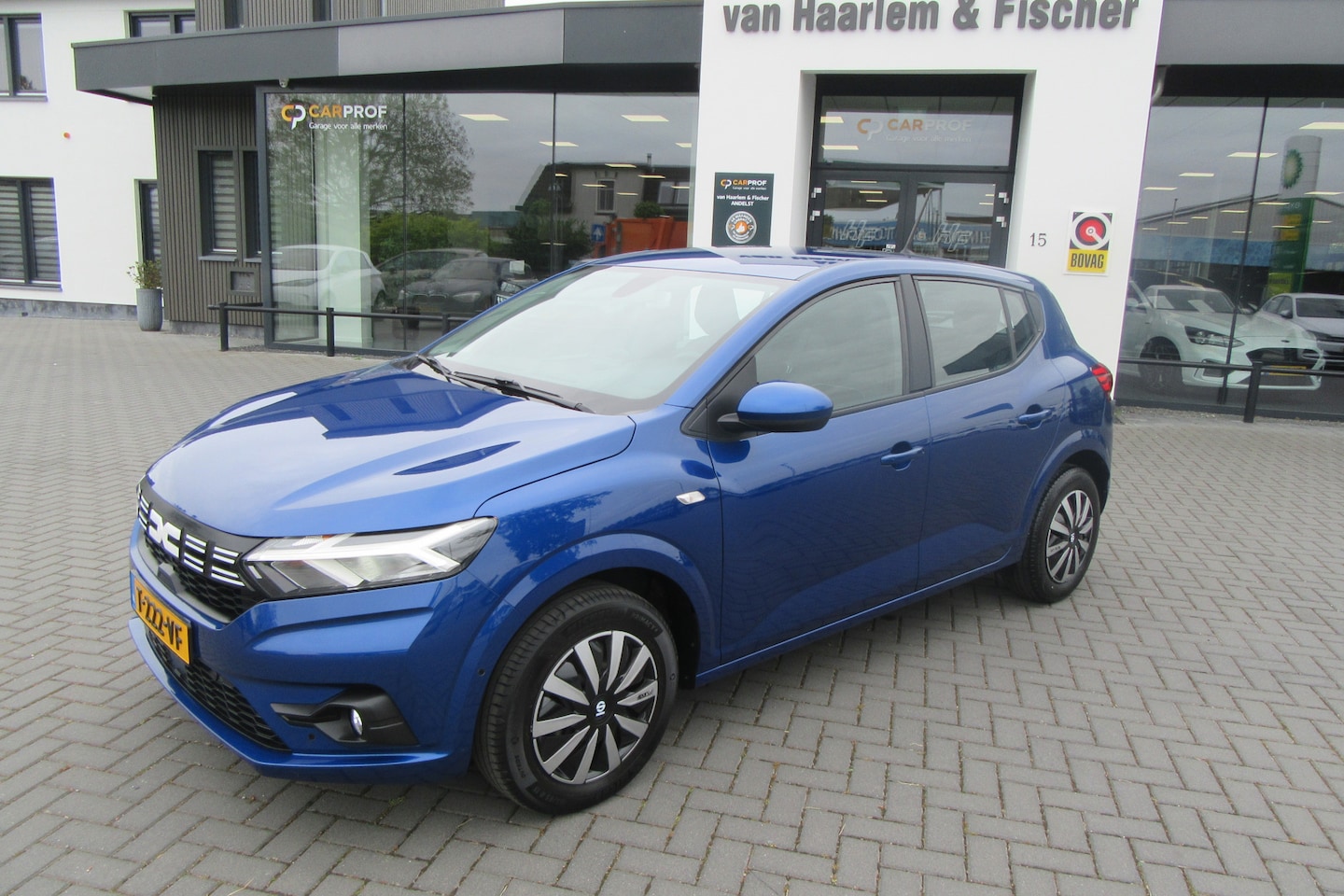 Dacia Sandero - 1.0 TCe 90 Expression 1.0 TCe 90 Expression, Navi, Camera, Blind Spot, Trekhaak - AutoWereld.nl