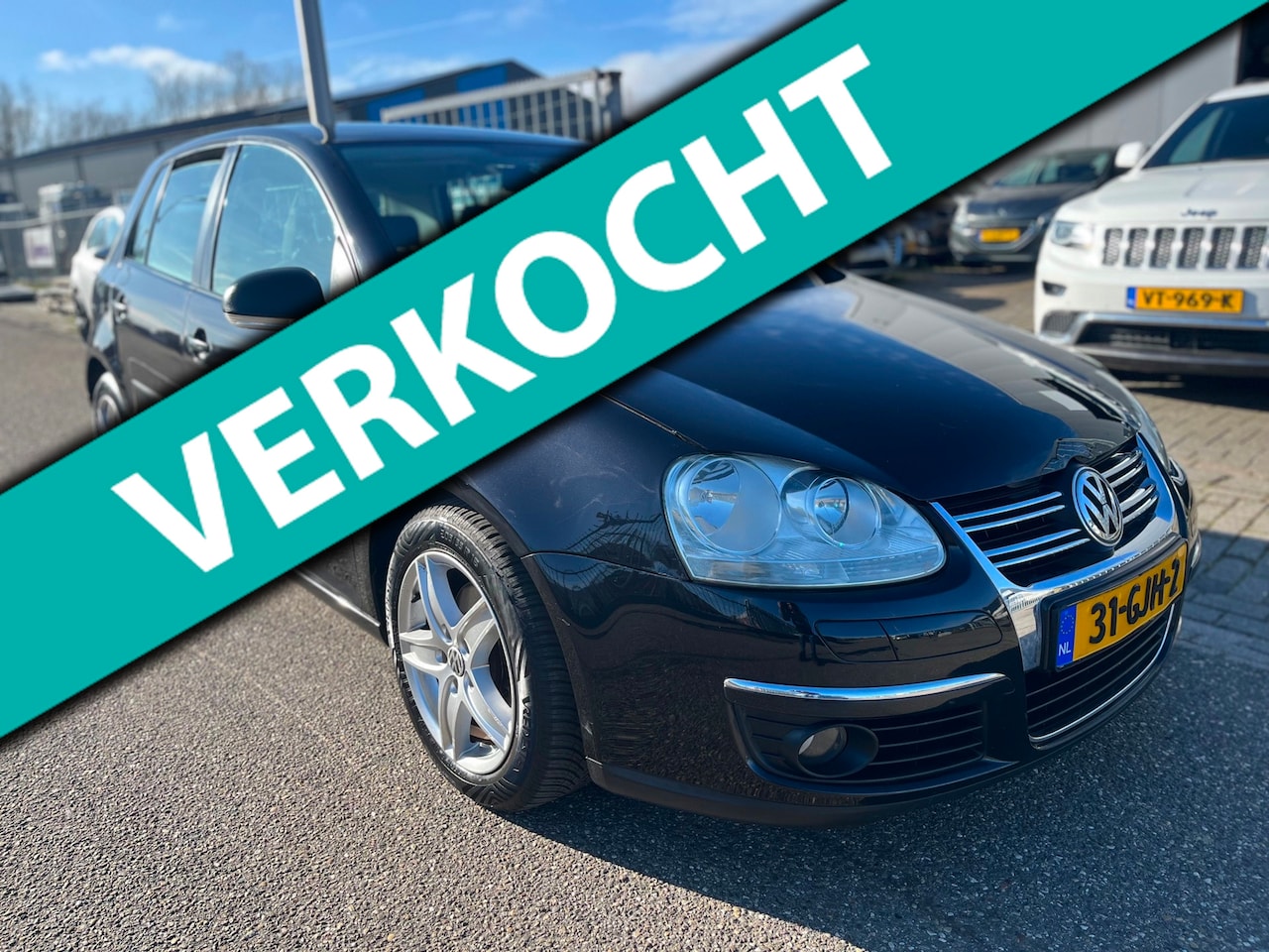 Volkswagen Golf - 1.4 TSI Trendline / Automaat / Airco / PDC l Scherm - AutoWereld.nl
