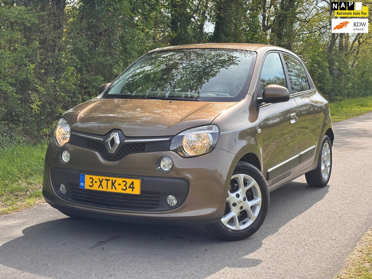 Renault Twingo - 1.0 SCe Dynamique | " 91.000 " KM + Cruise control Nu € 5.500,- !!! - AutoWereld.nl