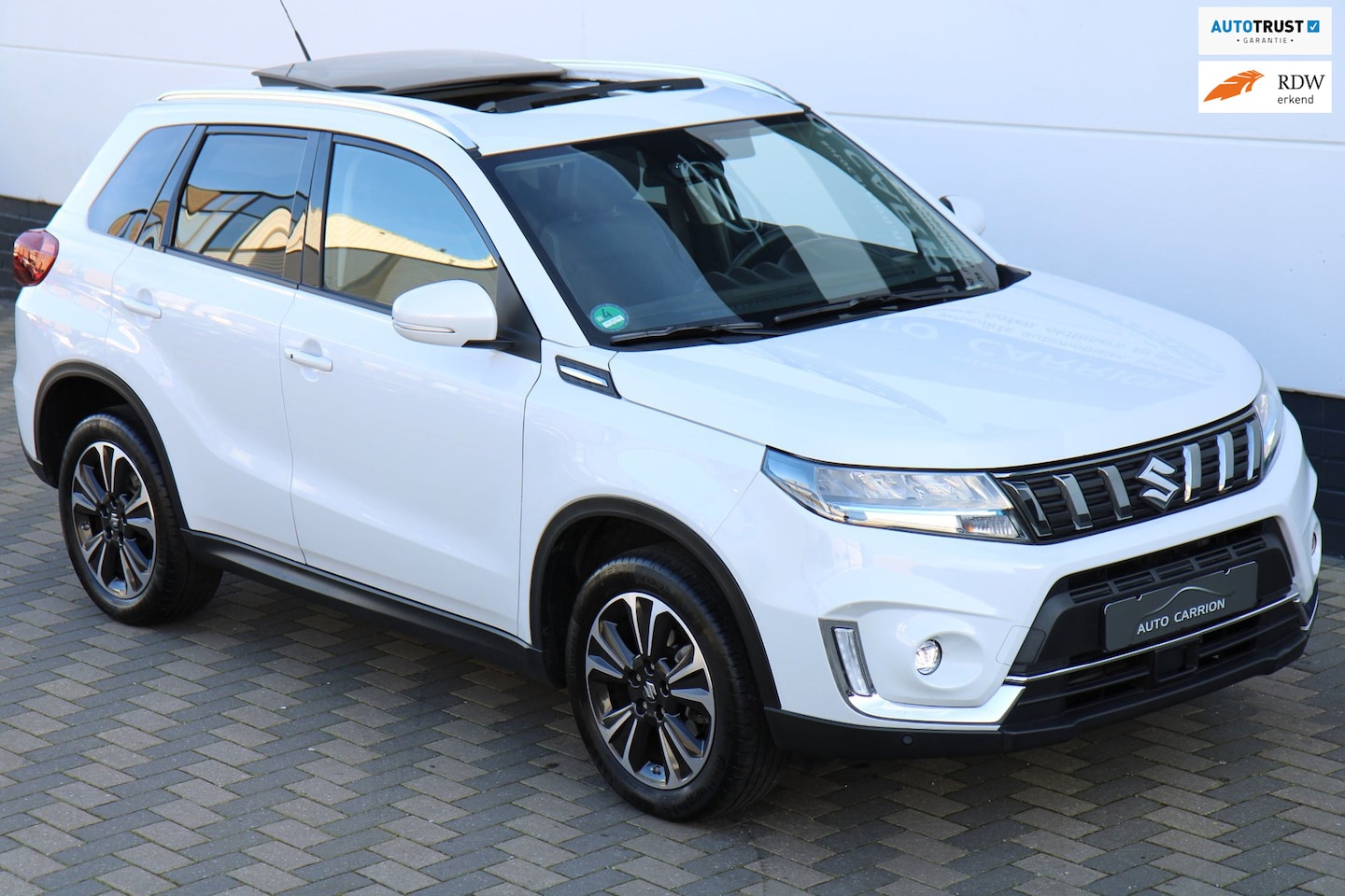 Suzuki Vitara - 1.5 Hybrid Style Pano Camera Carplay LUXE !! - AutoWereld.nl