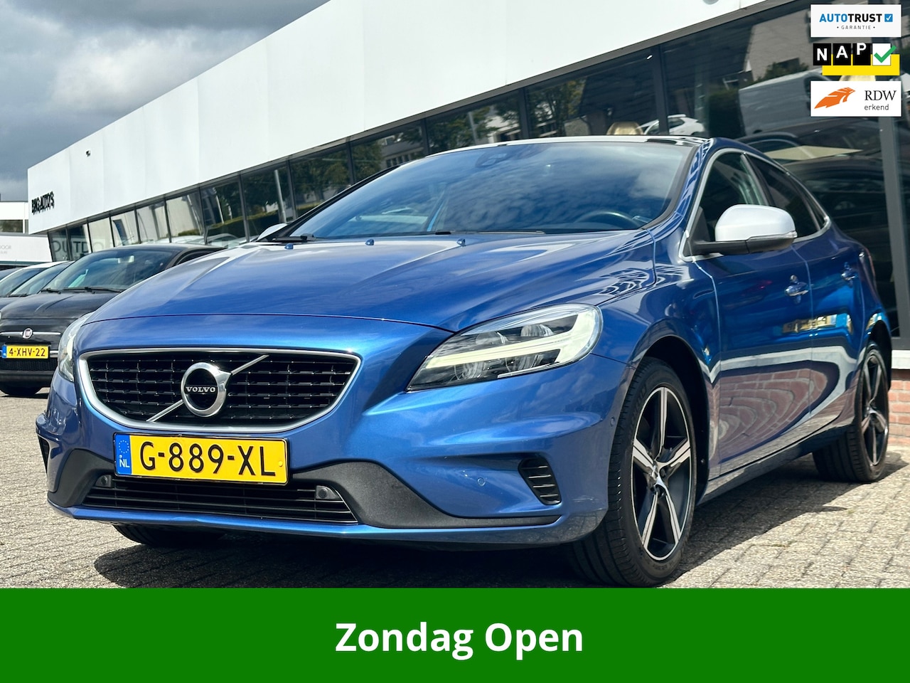Volvo V40 - 1.5 T3 R-Desing Polar+ Sport 2e EIG_LED_PANO_CAM. - AutoWereld.nl