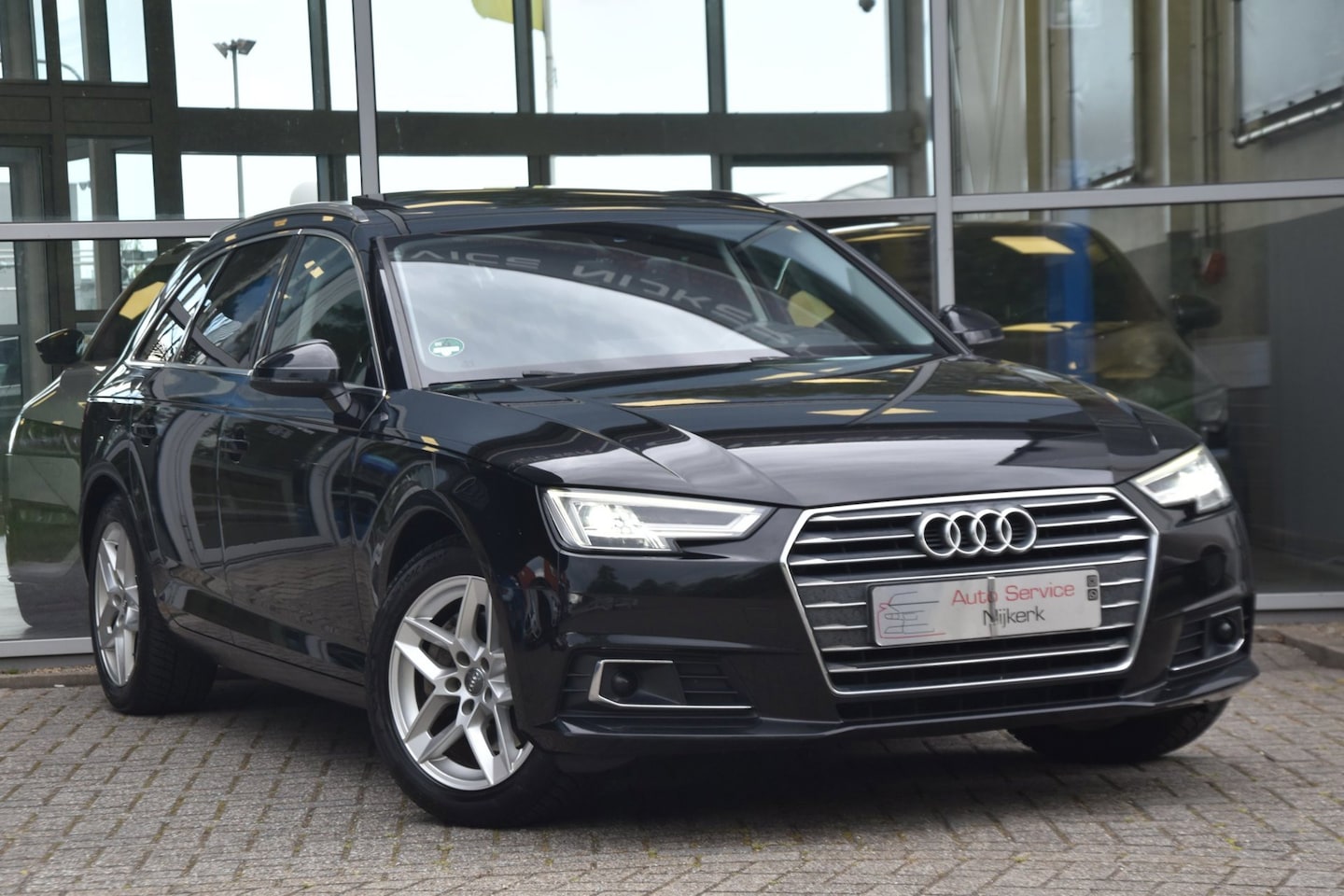 Audi A4 Avant - 2.0 TDI ultra Design Pro Line Plus Airco Leder Aut. Pano. dak Head-Up Camera - AutoWereld.nl