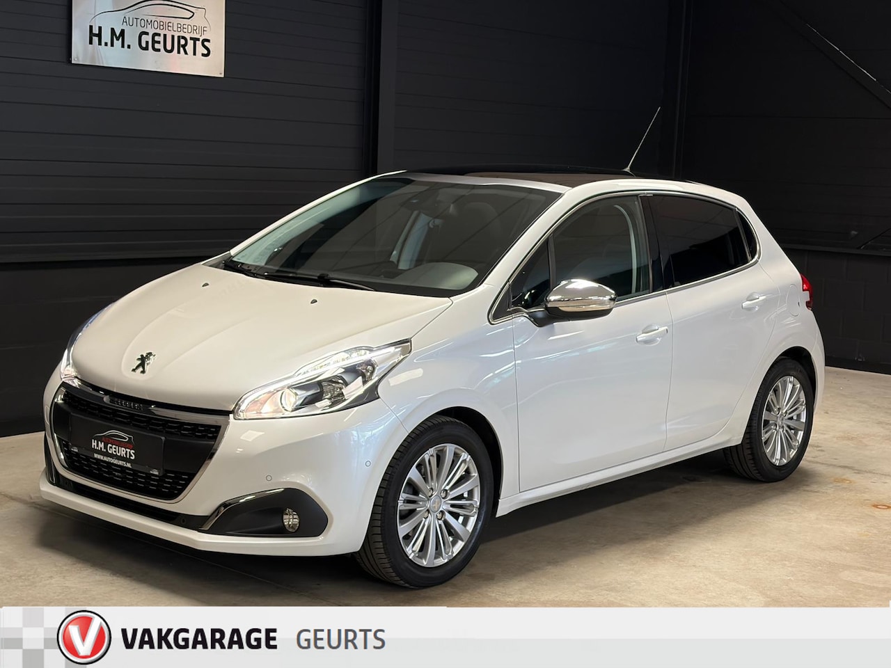 Peugeot 208 - 1.2 Allure Navi Camera Clima Panorama Cruise Zeer Compleet! - AutoWereld.nl