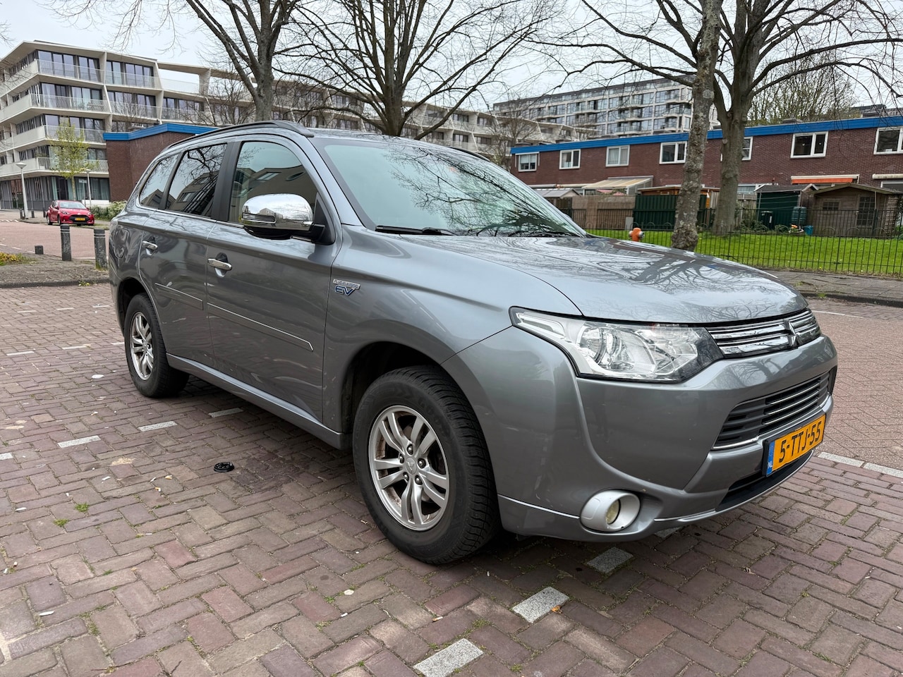 Mitsubishi Outlander - 2.0 PHEV Hybrid Business Edition Climate Cruise - AutoWereld.nl