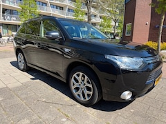 Mitsubishi Outlander - 2.0 PHEV Instyle Black Edition