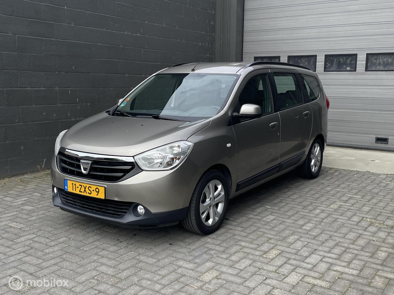 Dacia Lodgy - 1.2 TCe | 7-Persoons | AIRCO | Navi | Parkeersensoren | - AutoWereld.nl