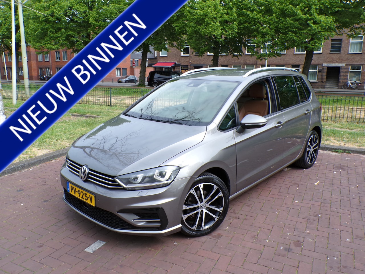 Volkswagen Golf Sportsvan - 1.2 TSI Connected Series NAVIGATIE TELEFOON CRUISECONTROL...... - AutoWereld.nl