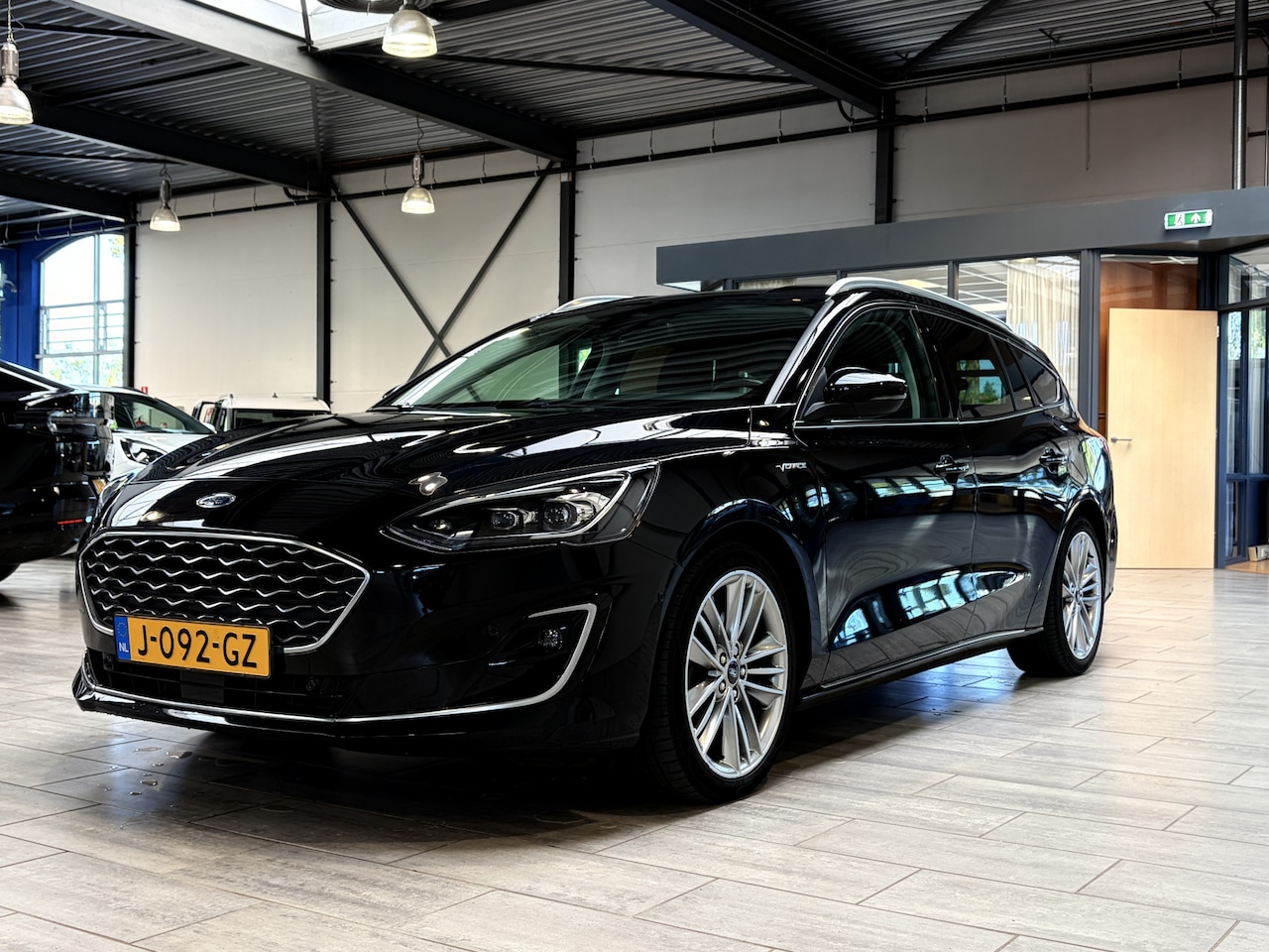 Ford Focus Wagon - EcoBoost 125pk Vignale | Dealer onderhouden | Adapt. Led | Winterpack | Camera achter | Ad - AutoWereld.nl