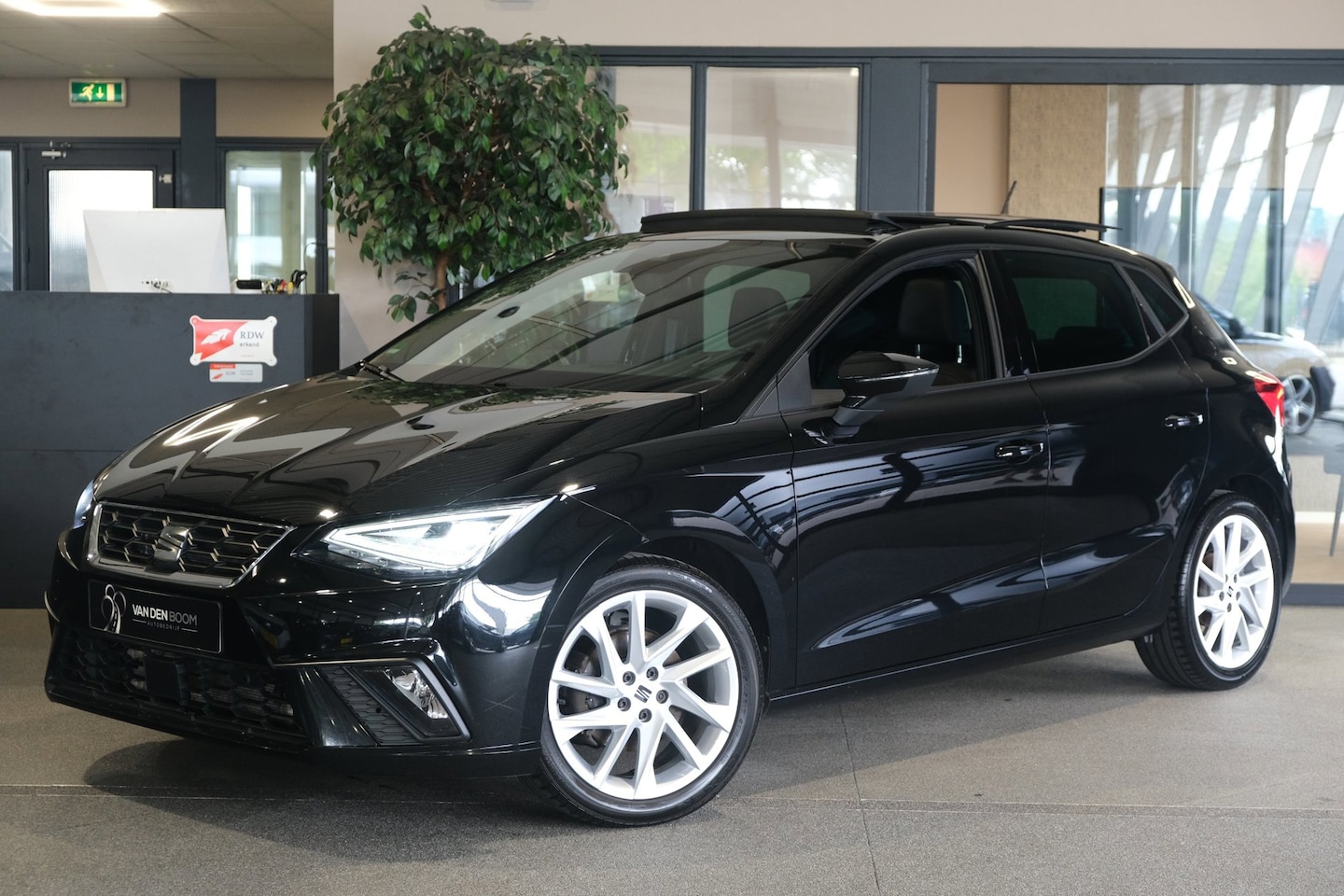 SEAT Ibiza - 1.0 EcoTSI FR 110PK Facelift Pano Cam Led Alcantara ACC - AutoWereld.nl