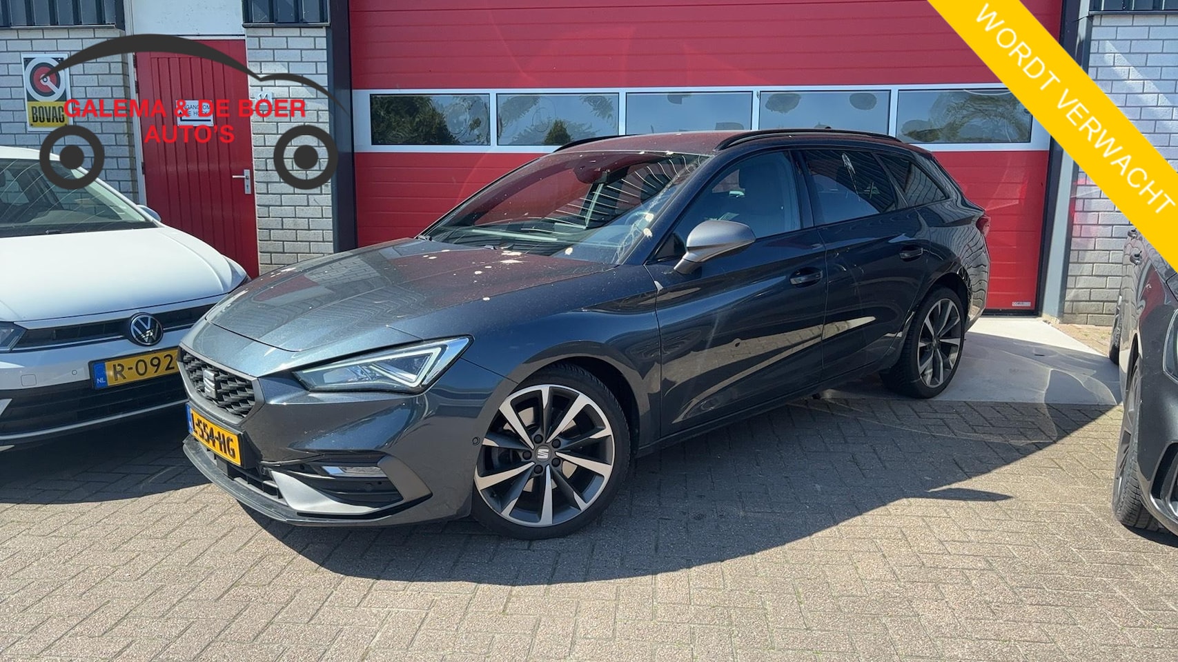 SEAT Leon Sportstourer - 1.5 eTSI FR Launch Edition SFEER / KEYLESS / STOELVERW / STUURVERW / TREKHAAK / FULL LED / - AutoWereld.nl