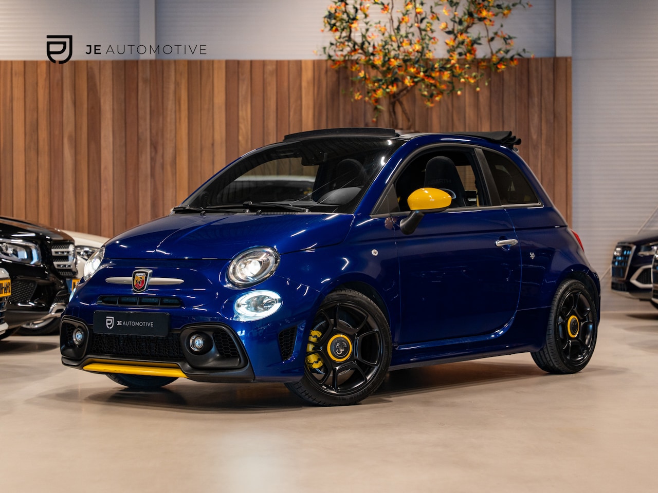 Abarth 595 - Cabrio Pista Edition 1.4 T-Jet 160PK, Bluetooth/Tel, PDC, Soft Top, Volledig Onderhouden - AutoWereld.nl