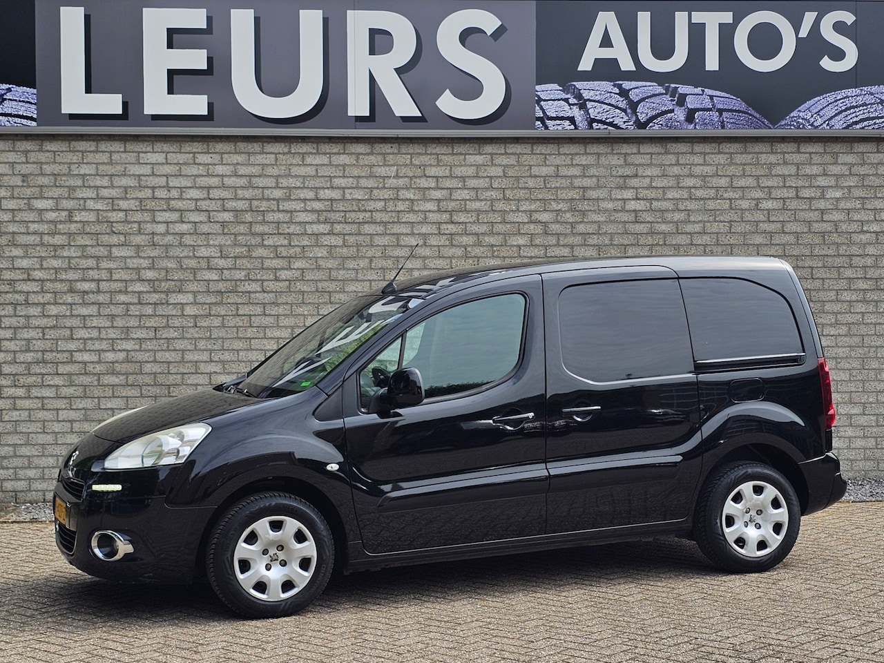 Peugeot Partner - 120 1.6 e-HDI L1 Navteq/Trekhaak/Pdc/Airco - AutoWereld.nl