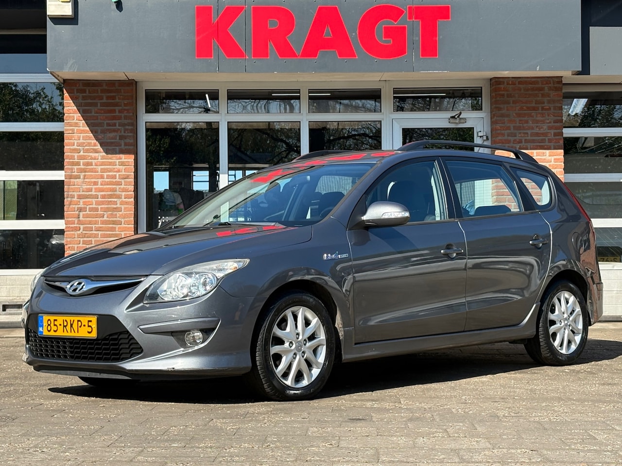Hyundai i30 CW - I-Motion 1.4i 109 pk - APK 06-2027 - Koude Airco - Trekhaak - AutoWereld.nl