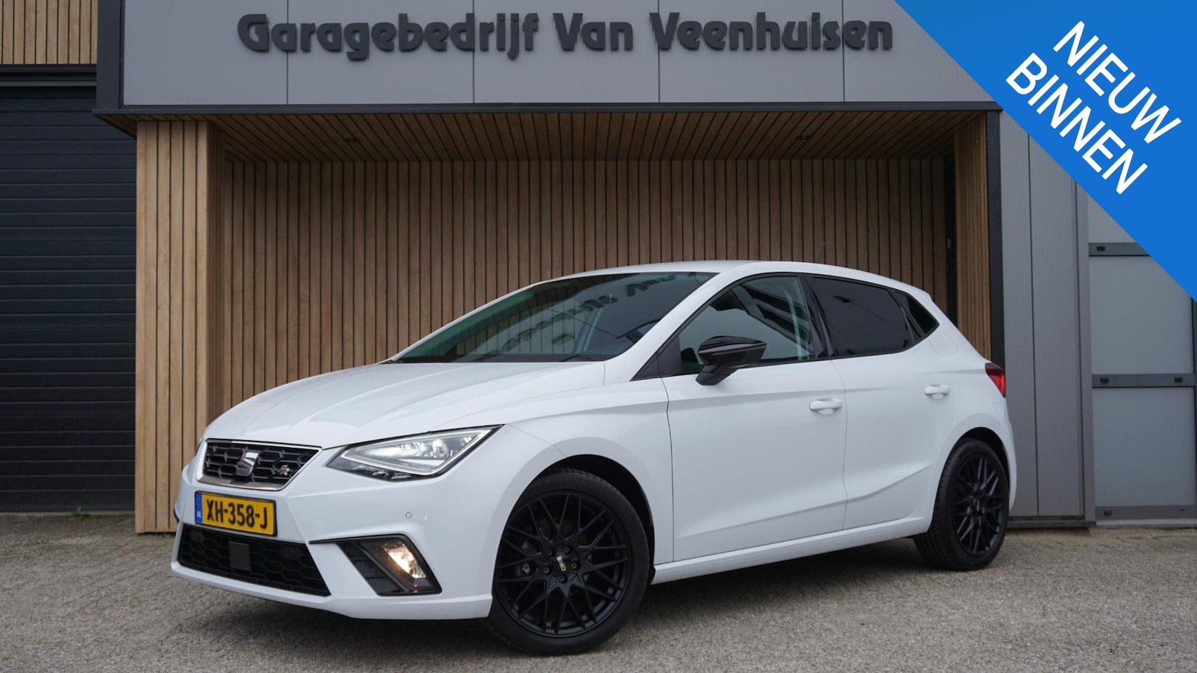 SEAT Ibiza - 1.0 TSI 95pk 5Drs FR Business Intense LED 17inch LM Keyless A-Camera Sfeerverlichting Trek - AutoWereld.nl