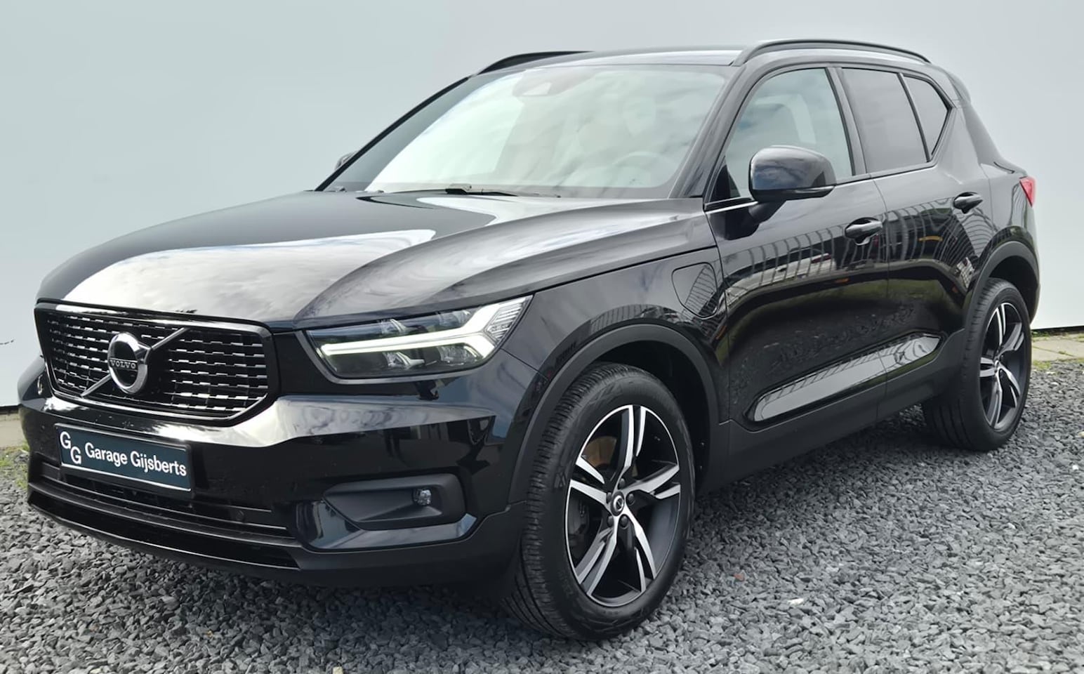 Volvo XC40 - 1.5 T4 Recharge R-Design Climate - Camera achter - Privacy Glass - 19 Licht metaal - RG0R - AutoWereld.nl