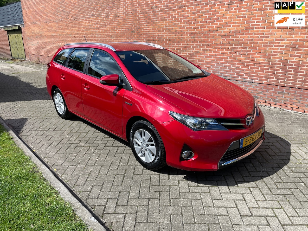 Toyota Auris Touring Sports - 1.8 Hybrid Aspiration 1e eigenaar Navi Cruise Clima - AutoWereld.nl