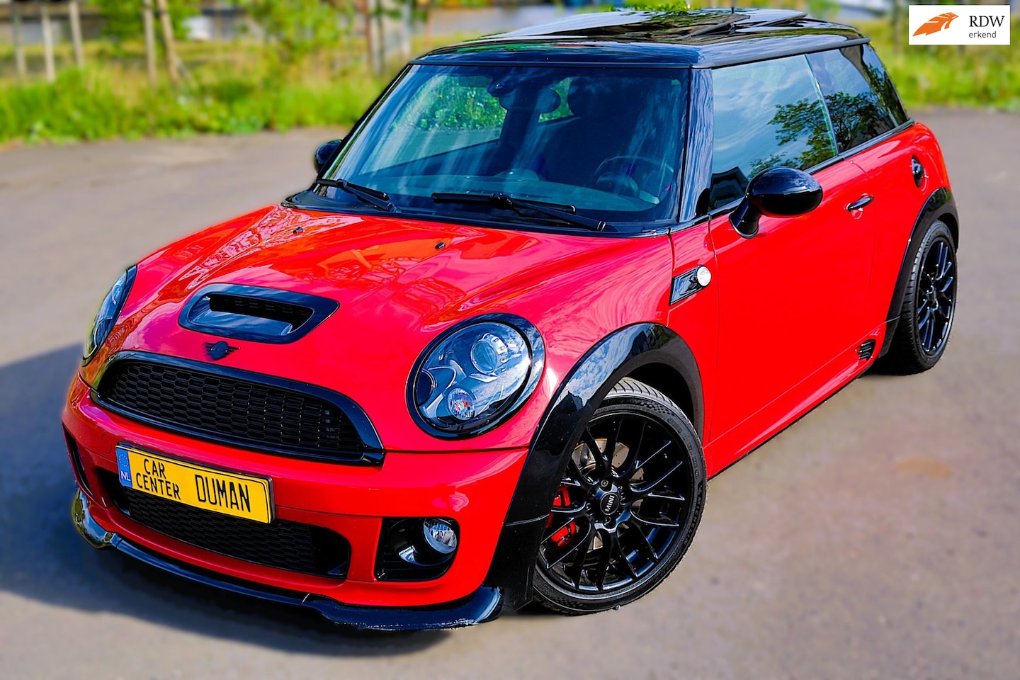 MINI John Cooper Works - 1.6 S JCW Pano Navi Clima Harman Kardon - AutoWereld.nl