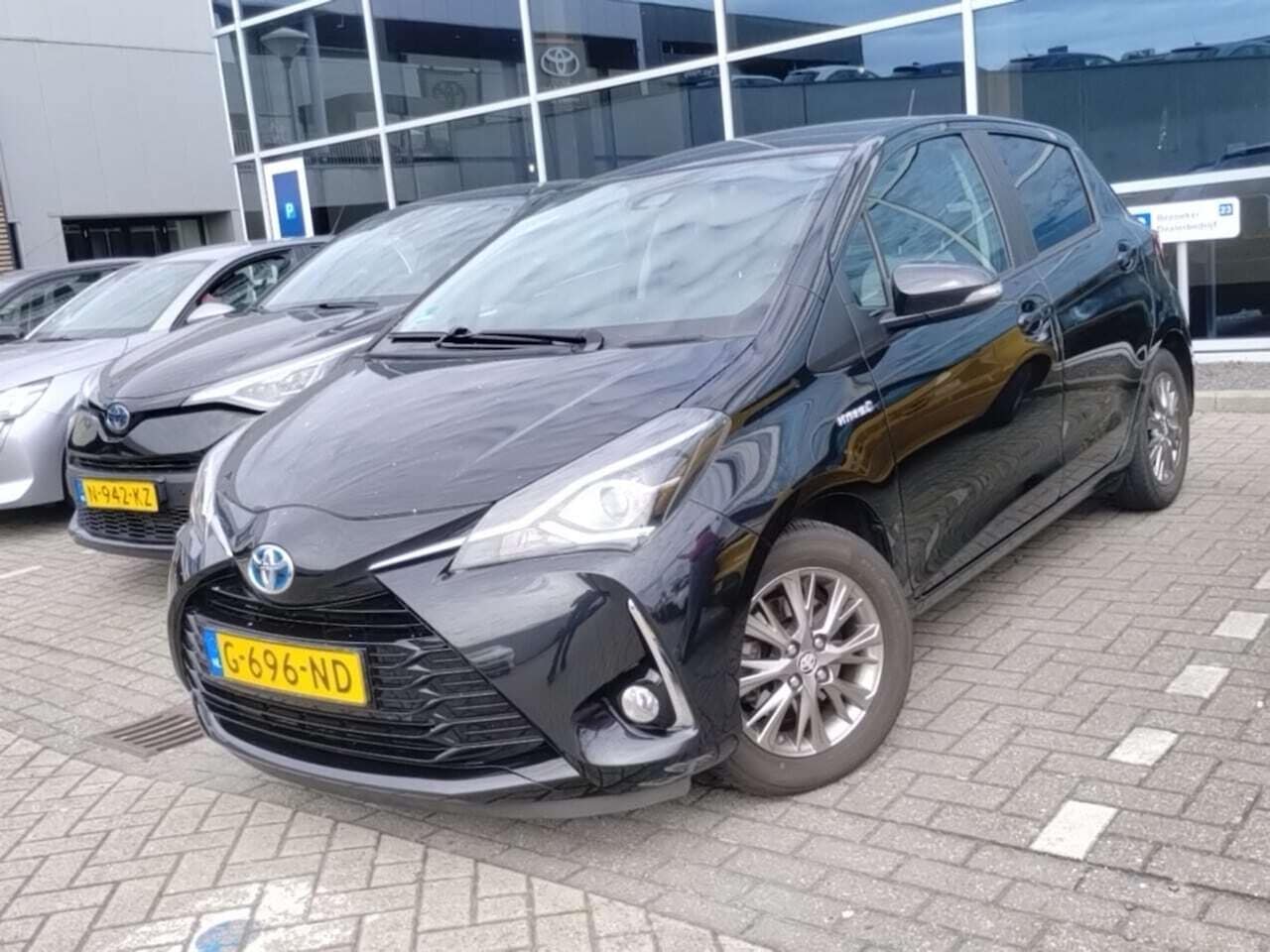 Toyota Yaris - 1.5 Hybrid Dynamic Automaat 100pk | 16'' Lichtmetalen velgen | Cruise control | BTW-auto | - AutoWereld.nl