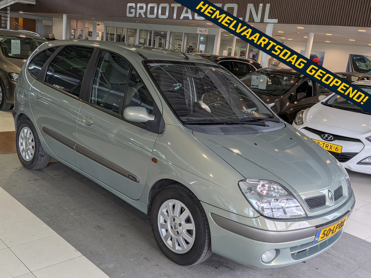 Renault Scénic - 1.6-16V Expression Automaat Airco, Cruise Control, Trekhaak, Stuurbekrachtiging - AutoWereld.nl