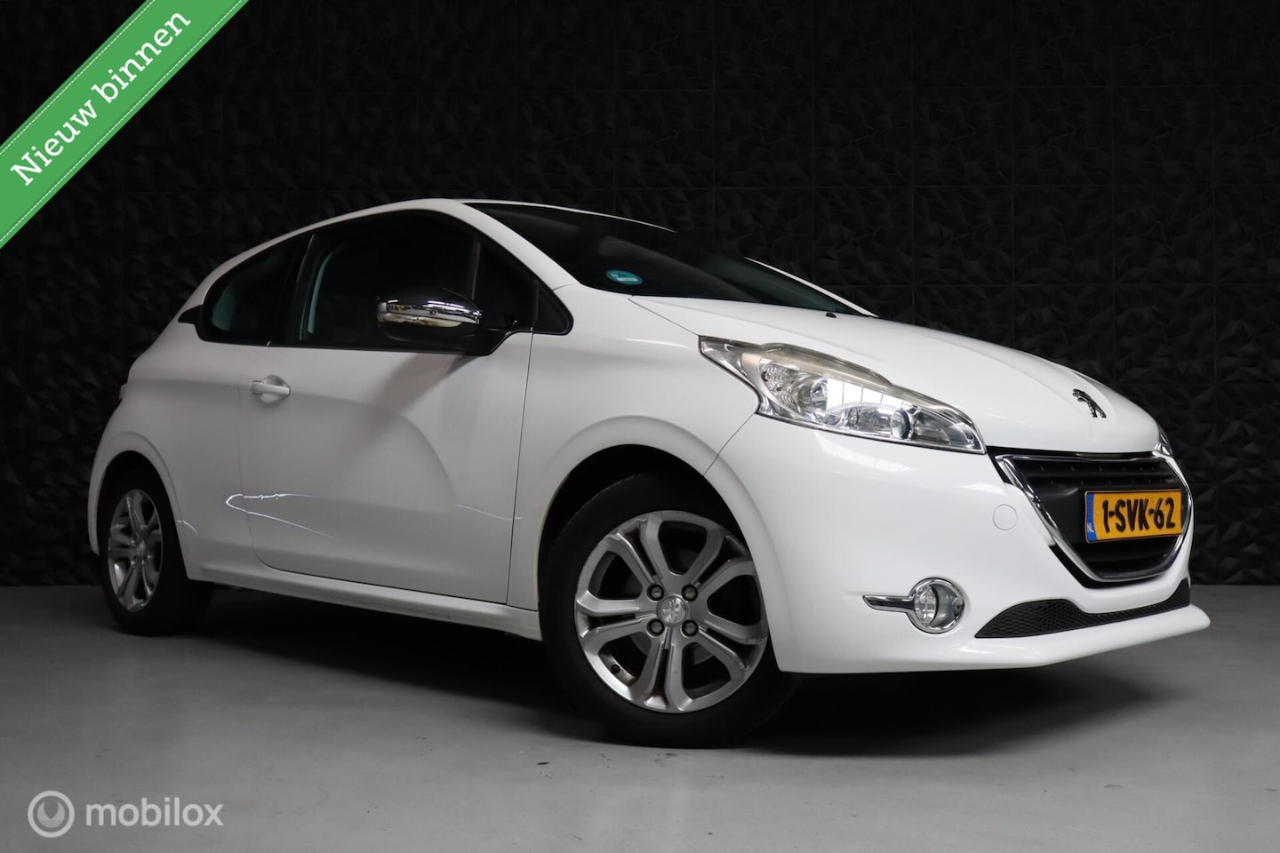 Peugeot 208 - 1.2 VTi Allure | Airco | ESP | BT | Elektr Ramen - AutoWereld.nl