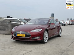 Tesla Model S - P85 Performance Signature met Levenslang Free Supercharging SC01 Garnet Red
