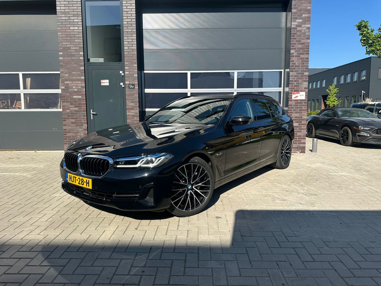 BMW 5-serie Touring - 530e xDrive Business Edition Plus Headup/Laser/Harman-Kardon/Leder/Cam - AutoWereld.nl