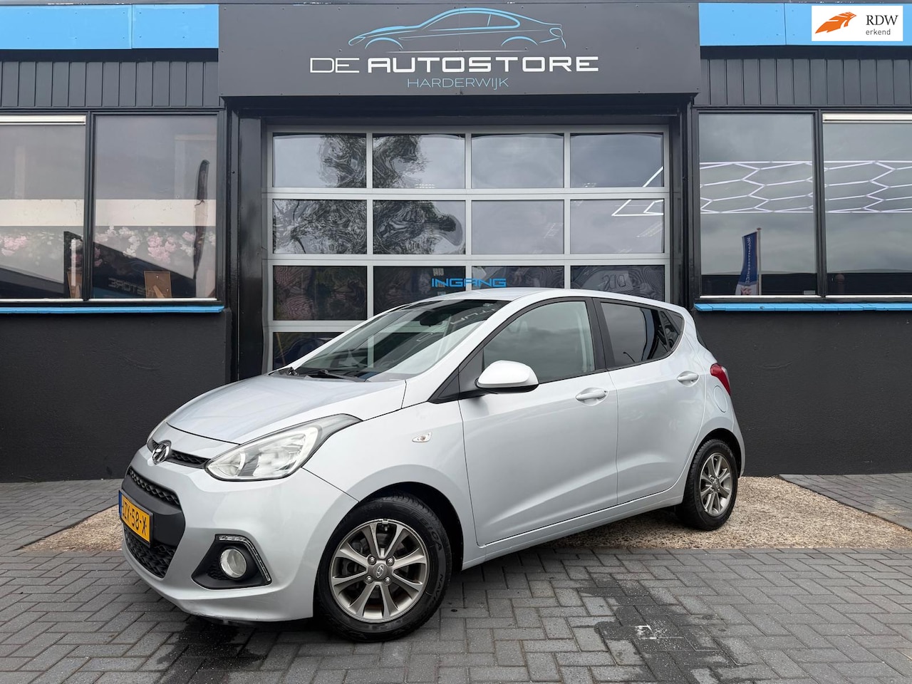 Hyundai i10 - 1.2 i-Drive World cup Edtion Airco Cruise led 4 Cilinder - AutoWereld.nl