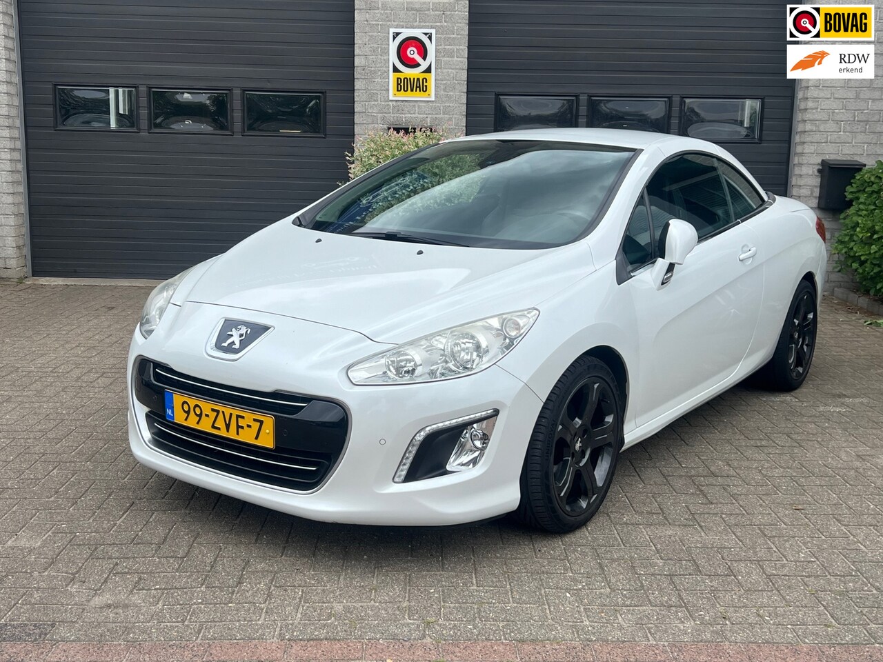 Peugeot 308 CC - 1.6 THP Féline *PDC*LM Velgen*Scherm* - AutoWereld.nl