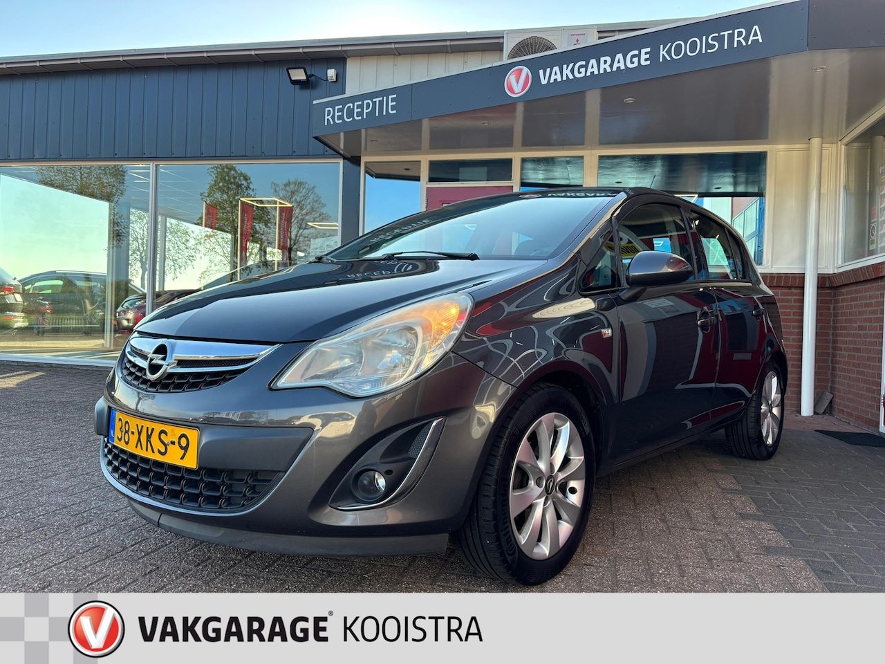 Opel Corsa - 1.2-16V Anniversary Edition 1.2-16V Anniversary Edition - AutoWereld.nl