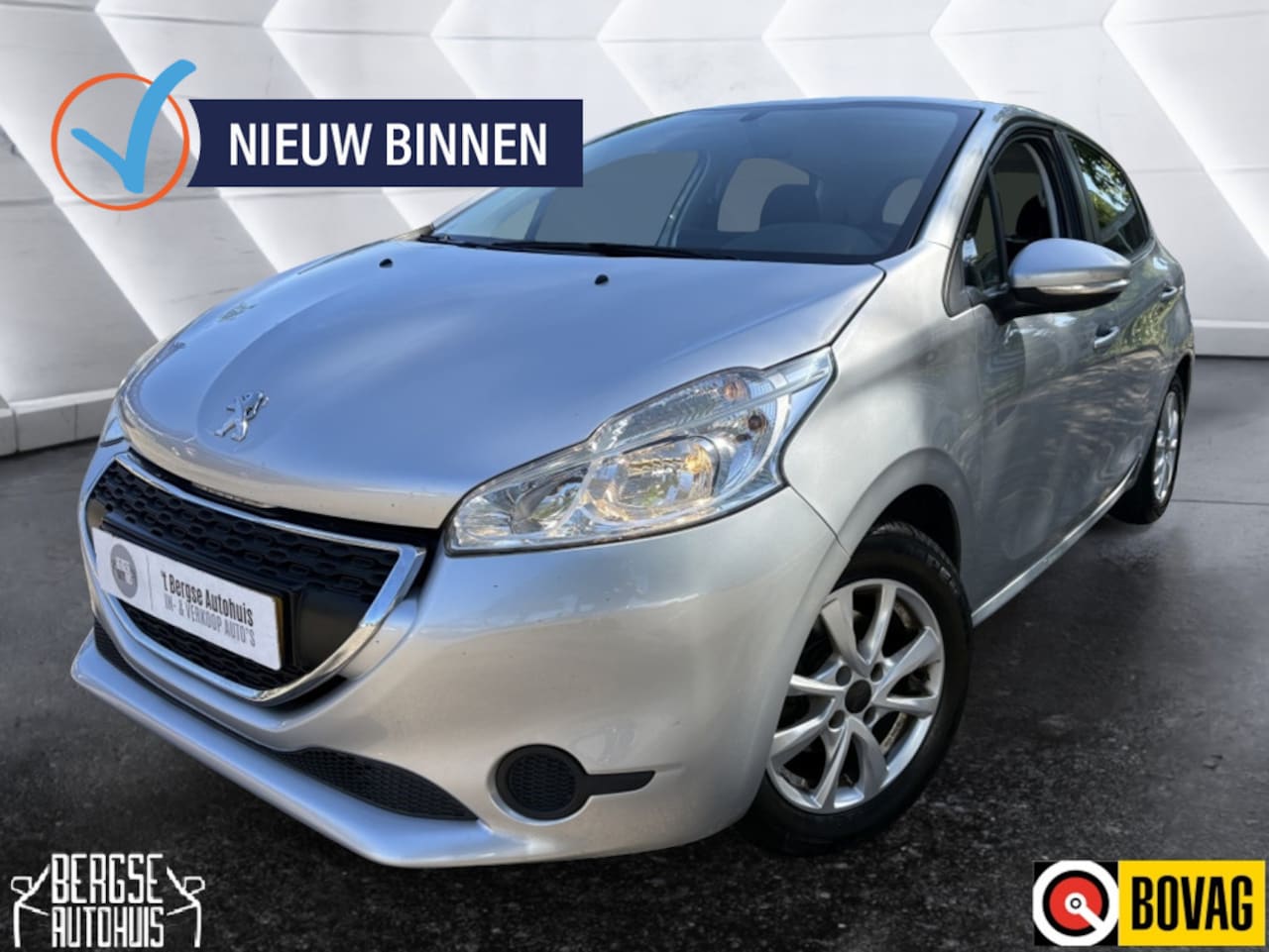 Peugeot 208 - 1.2 VTi Active Carplay Airco Cruise - AutoWereld.nl