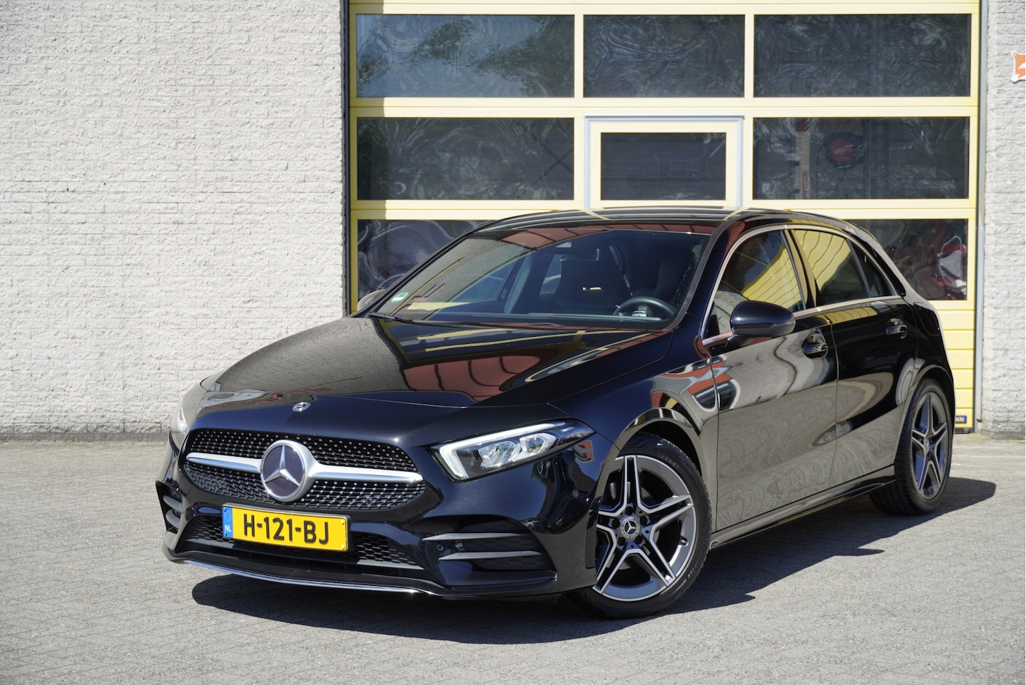 Mercedes-Benz A-klasse - 180 Automaat! 5drs AMG Business Solution BJ2020 Lmv 18" | Led V+A | Pdc | Achteruitrijcame - AutoWereld.nl