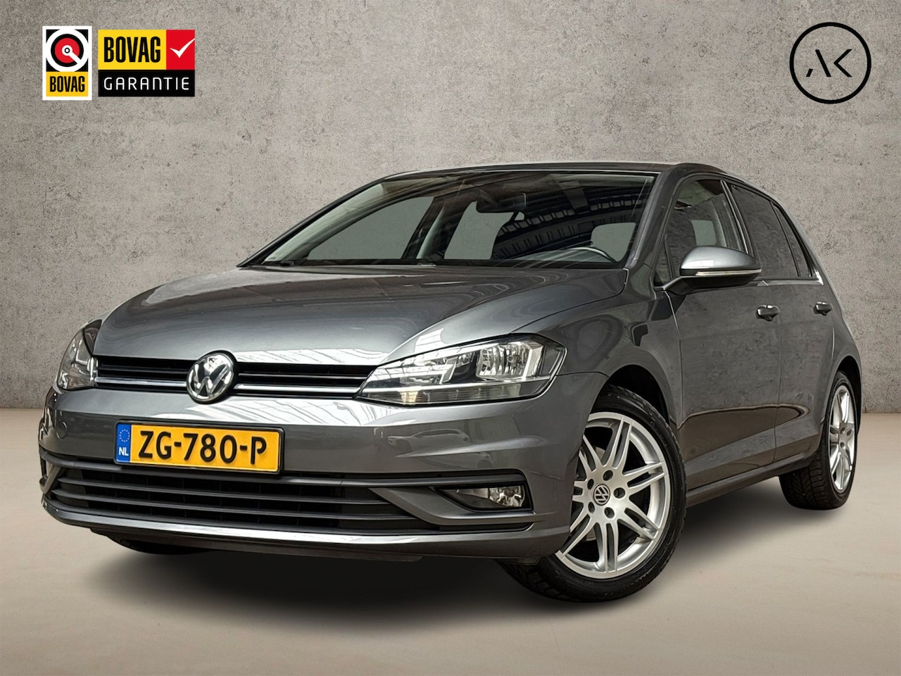 Volkswagen Golf - 1.0 TSI Sportline (APPLE CARPLAY, CLIMATE, GETINT GLAS, SPORTSTOELEN, LM VELGEN, CRUISE, N - AutoWereld.nl