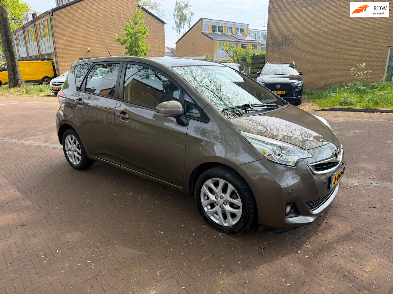 Toyota Verso S - AUTOMAAT / Camera / Panorama dak / Navigatie - AutoWereld.nl