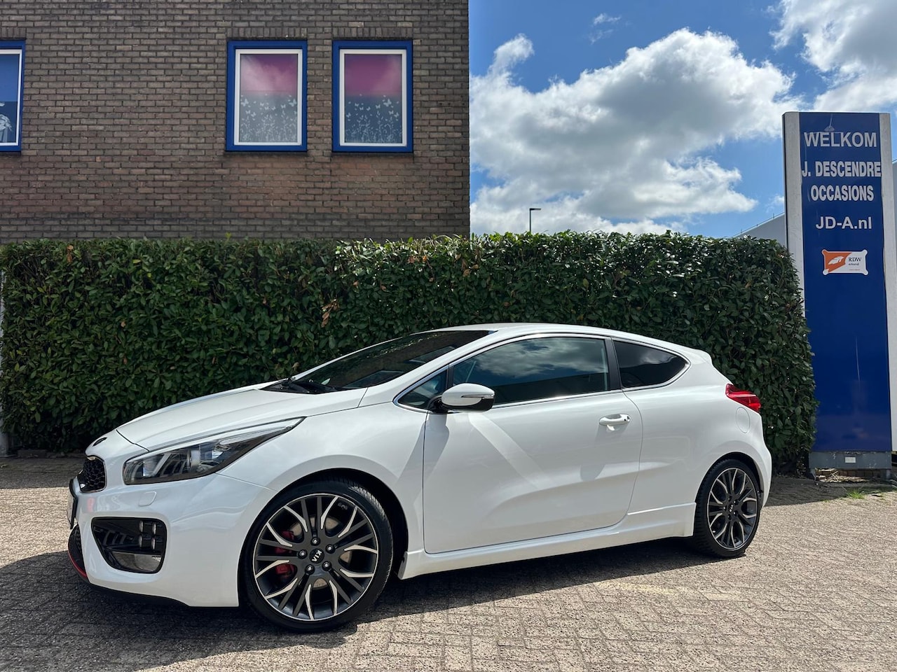 Kia Pro cee'd - 1.6 GT Climate C, Cruise C, Camera, Navigatie!!!! VRIJDAG 08-05 ZIJN WIJ GEOPEND VAN 10:00 - AutoWereld.nl