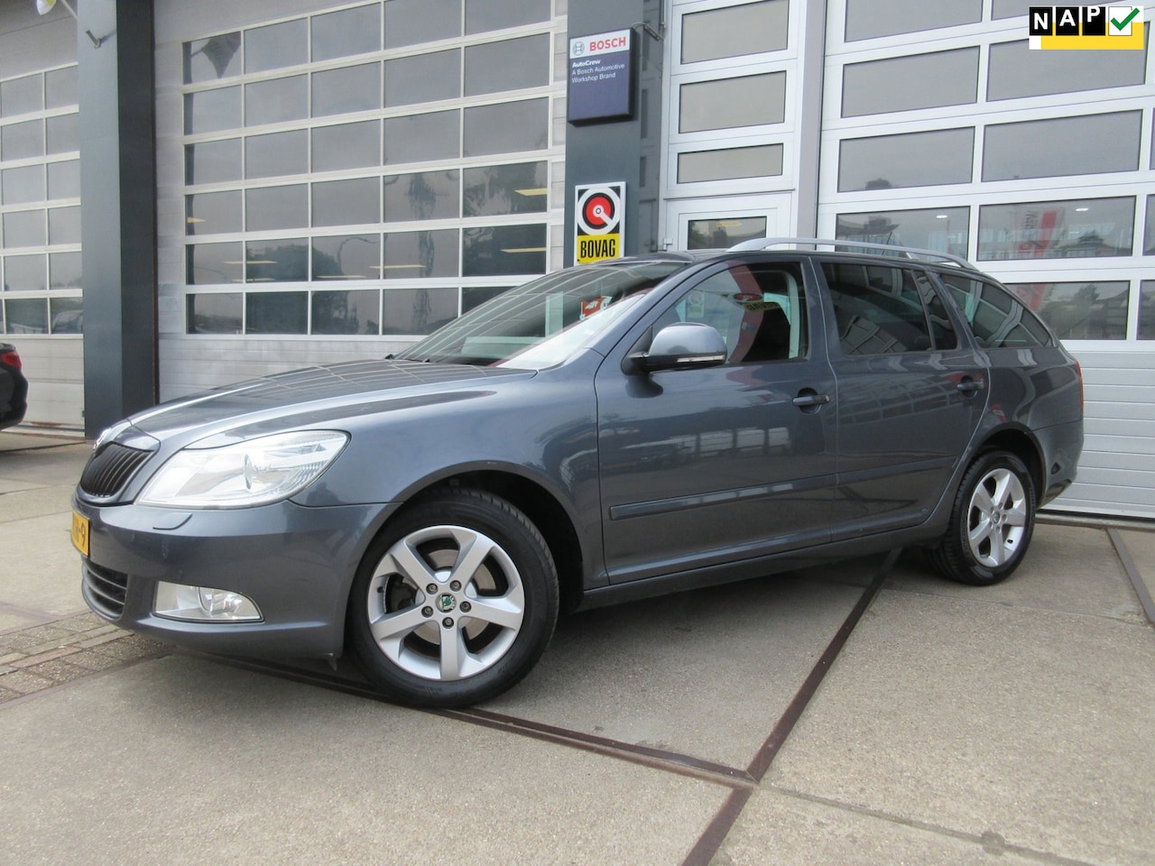 Skoda Octavia Combi - 1.2 TSI Elegance Business Line / Trekhaak - AutoWereld.nl
