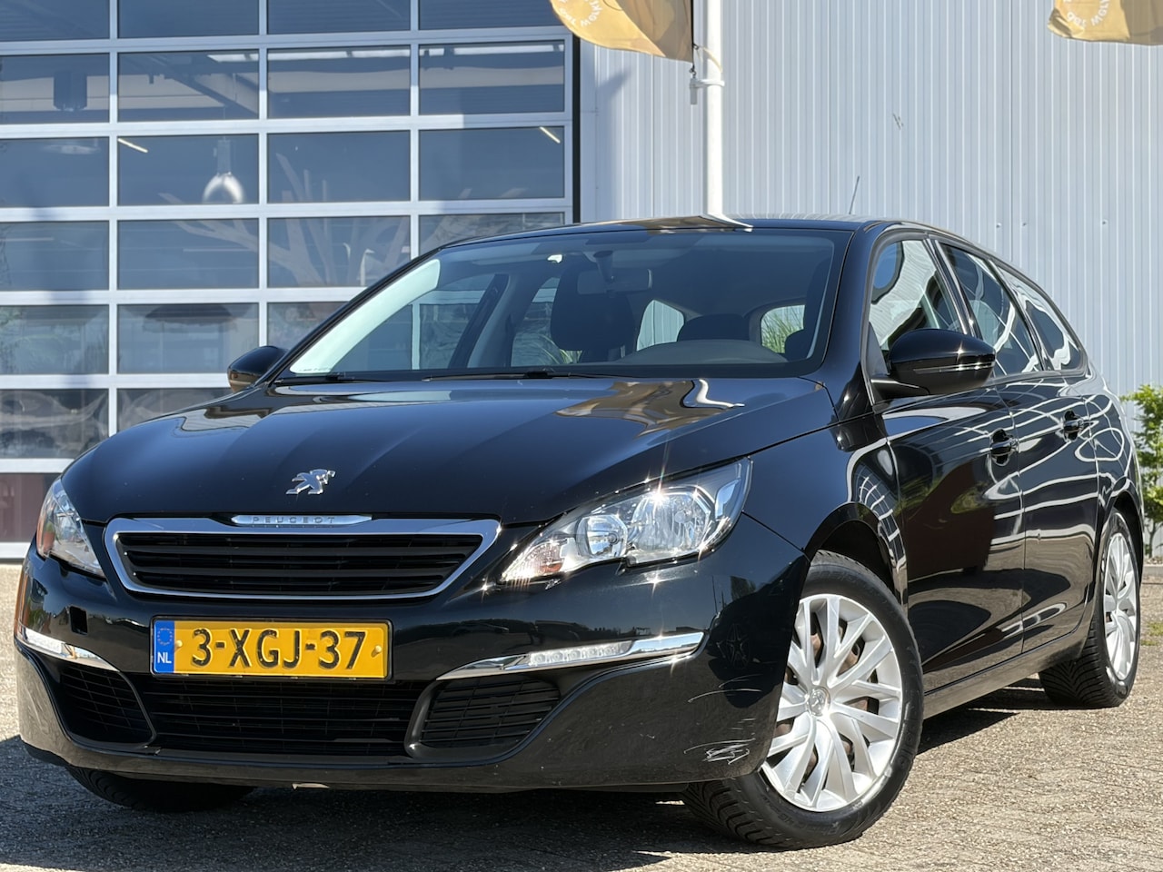 Peugeot 308 SW - 1.2 e-THP Blue Lease 110pk | Audio-navigatie full map | Bluetooth | Cruise control | Isofi - AutoWereld.nl