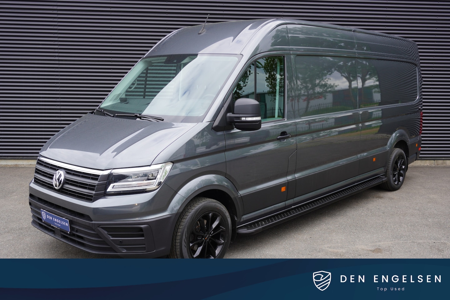 Volkswagen Crafter - 35 140pk L4H3/L3H2 LED Trekhaak 18" Velgen Sidesteps Camera Parkeersensoren Airco 3-Zits E - AutoWereld.nl