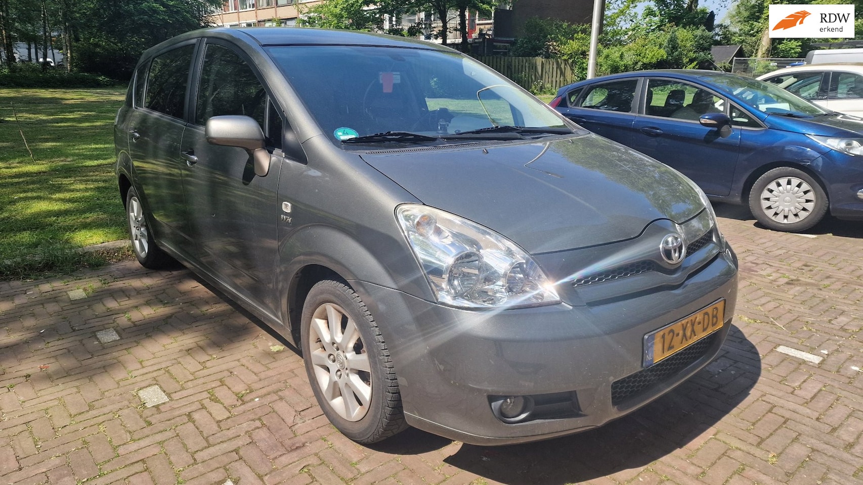 Toyota Corolla Verso - 1.8 VVT-i Sol 7p. MT Automaat - AutoWereld.nl