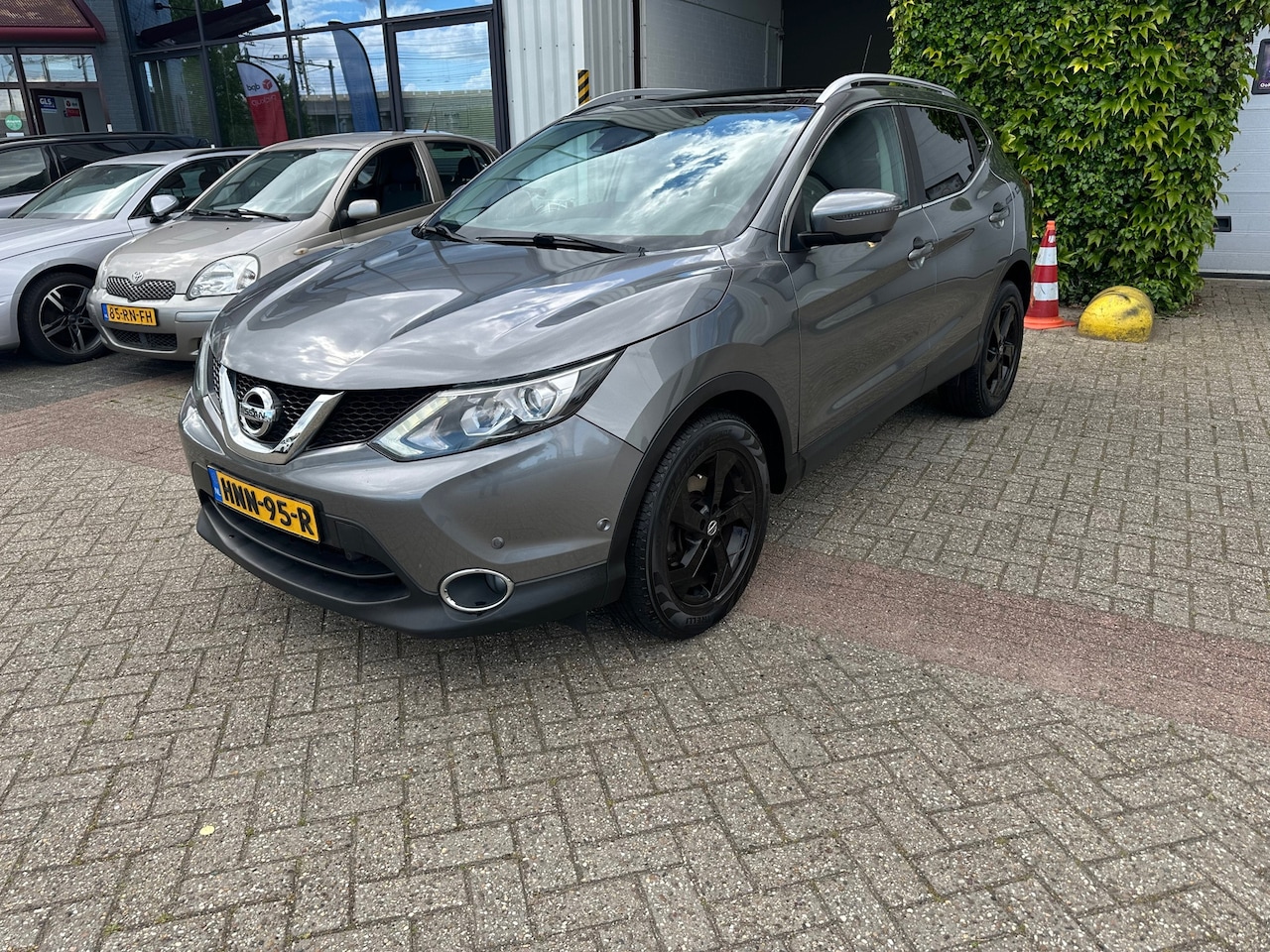 Nissan Qashqai - 1.2 N-Connecta 1.2 N-Connecta,Pano,360Camera,LEDER - AutoWereld.nl