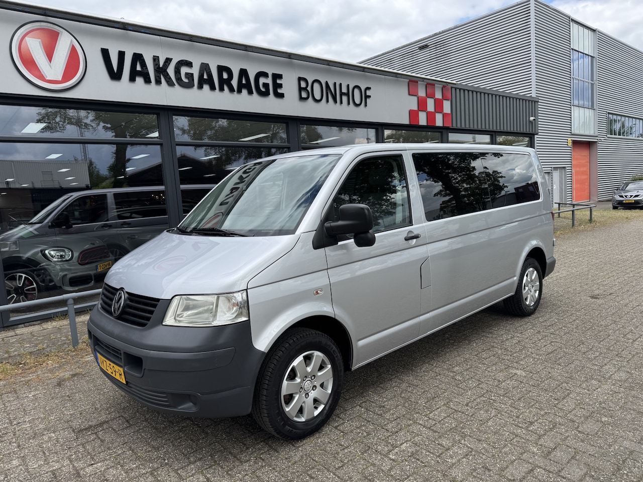 Volkswagen Transporter - 2.0 340 6PERS-GRIJSKENTEKEN BENZINE - AutoWereld.nl