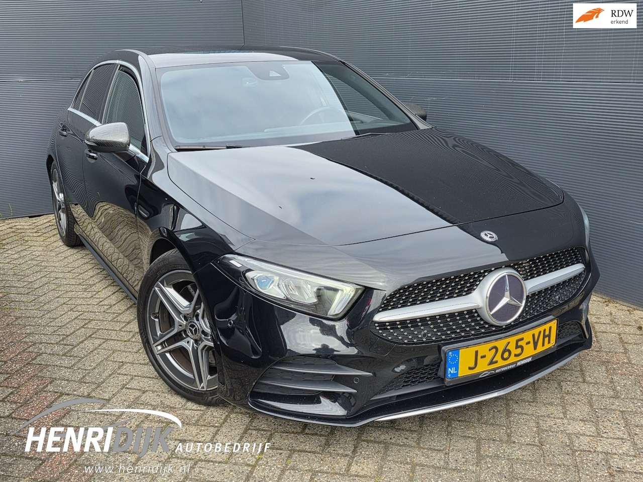 Mercedes-Benz A-klasse - 250 Advantage AMG Widescreen / Trekhaak / Virtual / Navi / LED / 18'' LMV - AutoWereld.nl