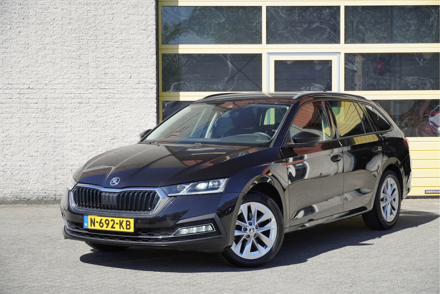 Skoda Octavia Combi - 1.5 TSI 150PK! First Edition BJ2021 Lmv 17" | Led V+A | Dynamische knipperlichten | Pdc | - AutoWereld.nl