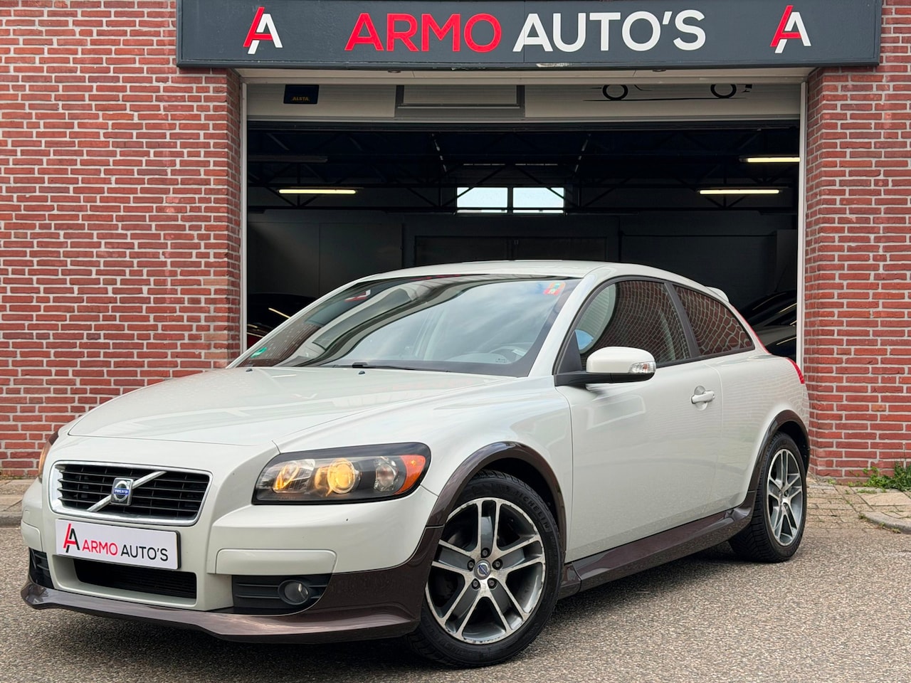 Volvo C30 - 2.0 Momentum | Airco | Cruise | Rijklaar - AutoWereld.nl