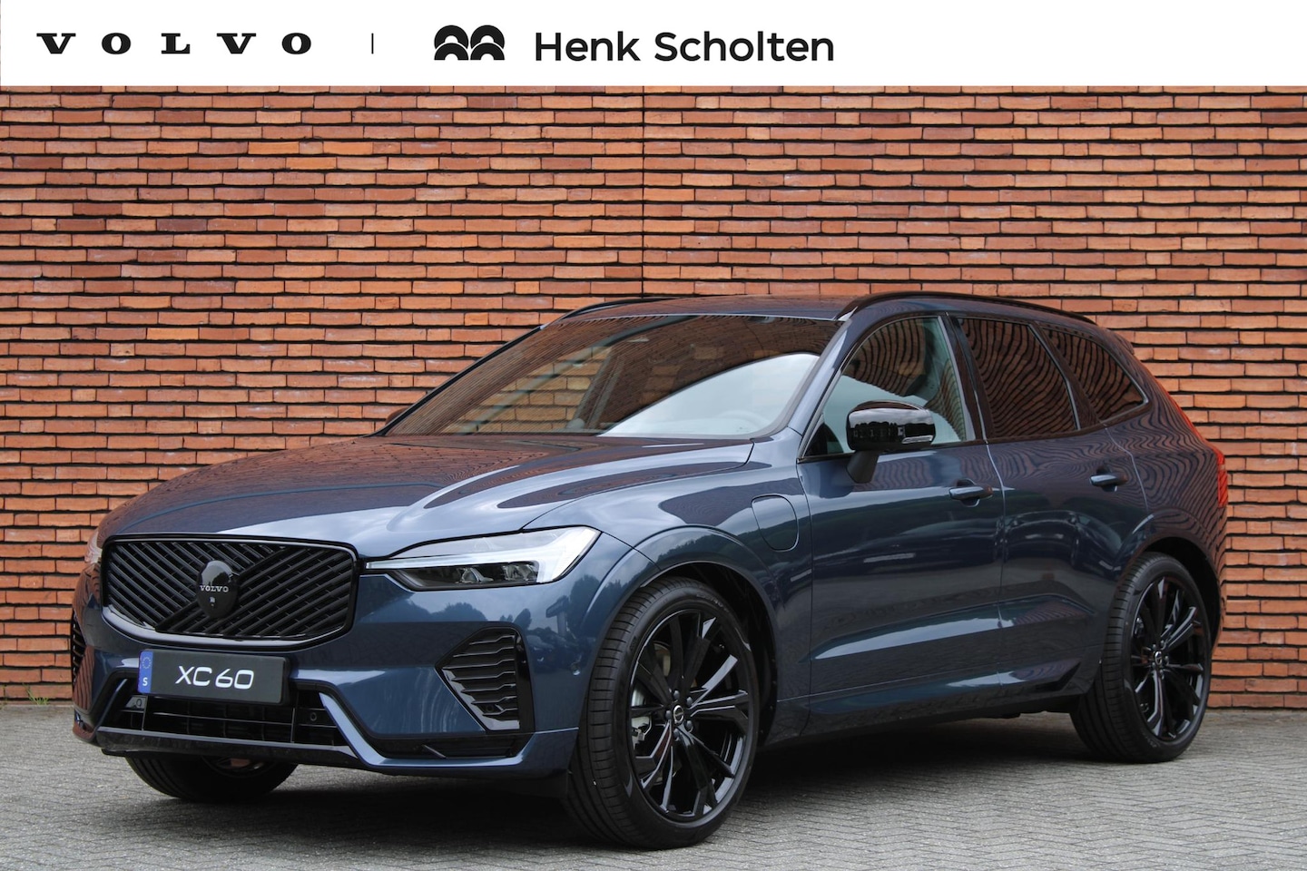 Volvo XC60 - T8 Plug-in hybrid AWD Ultra Black Edition | Panoramadak | Luchtvering | 360 graden camera - AutoWereld.nl
