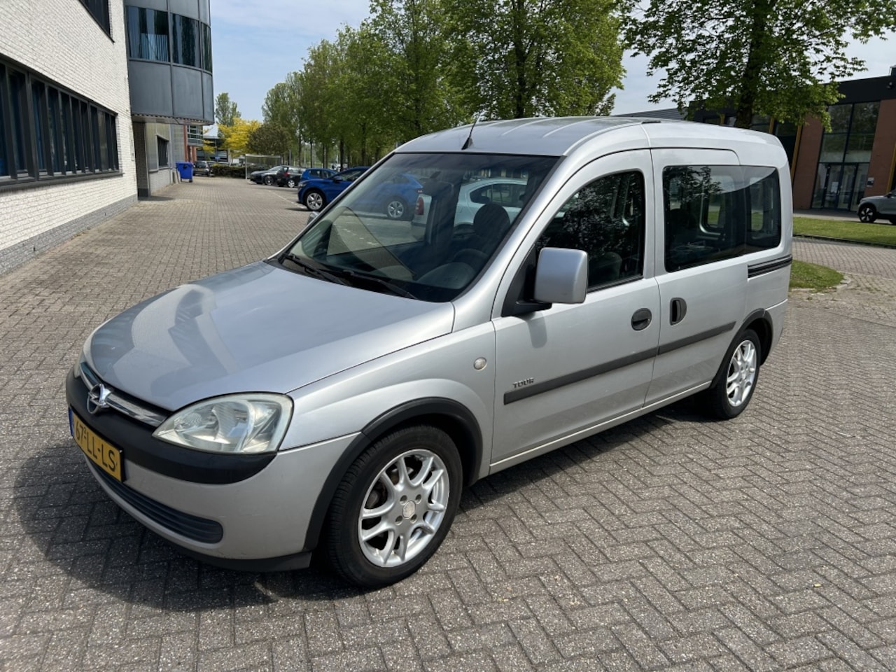 Opel Tour - 1.6 Comfort 87PK AIRCO ELEKT-RAMEN NAP! - AutoWereld.nl