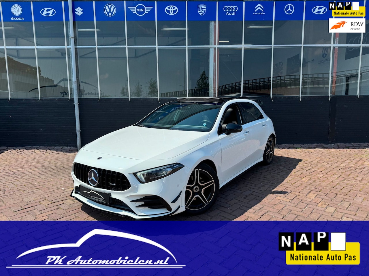 Mercedes-Benz A-klasse - 180 Business Solution AMG **PANODAK + WIDESCREEN + BURMESTER + KEYLESS + CAMERA** - AutoWereld.nl