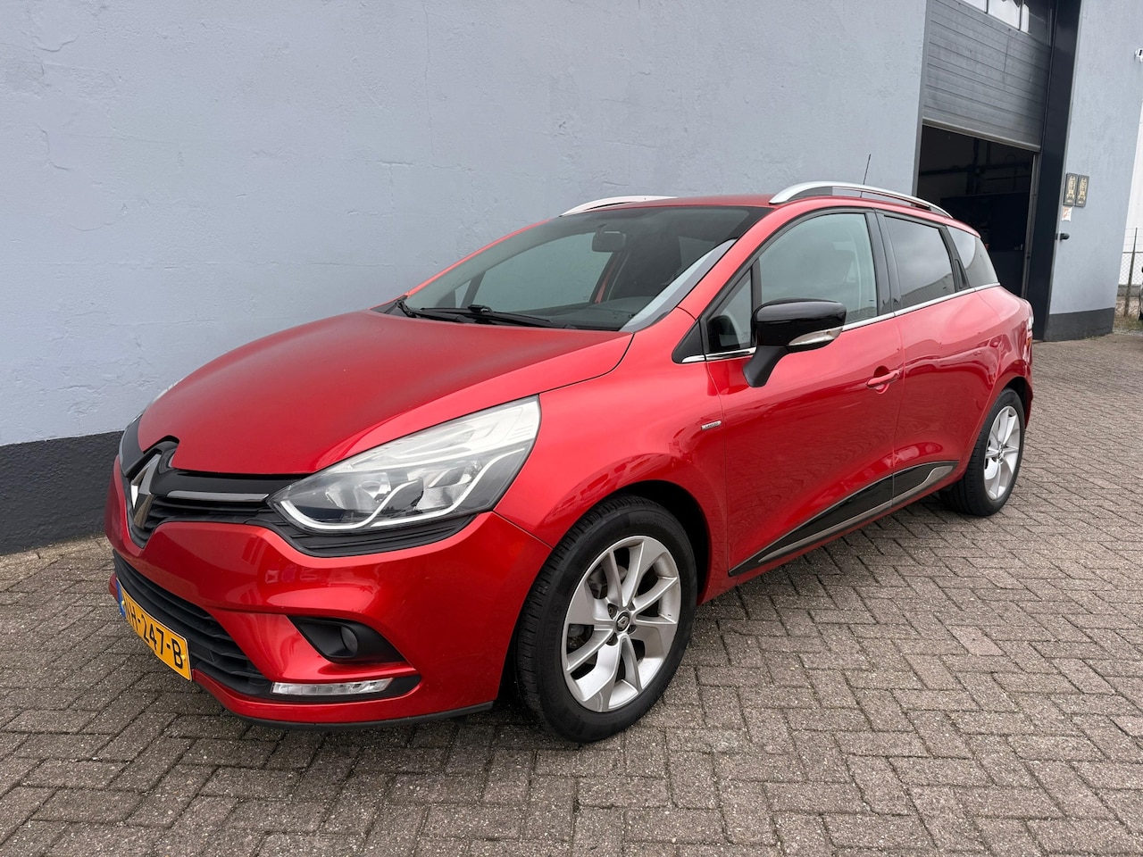 Renault Clio Estate - 0.9 TCe Limited - Airco - Cruise Control - AutoWereld.nl