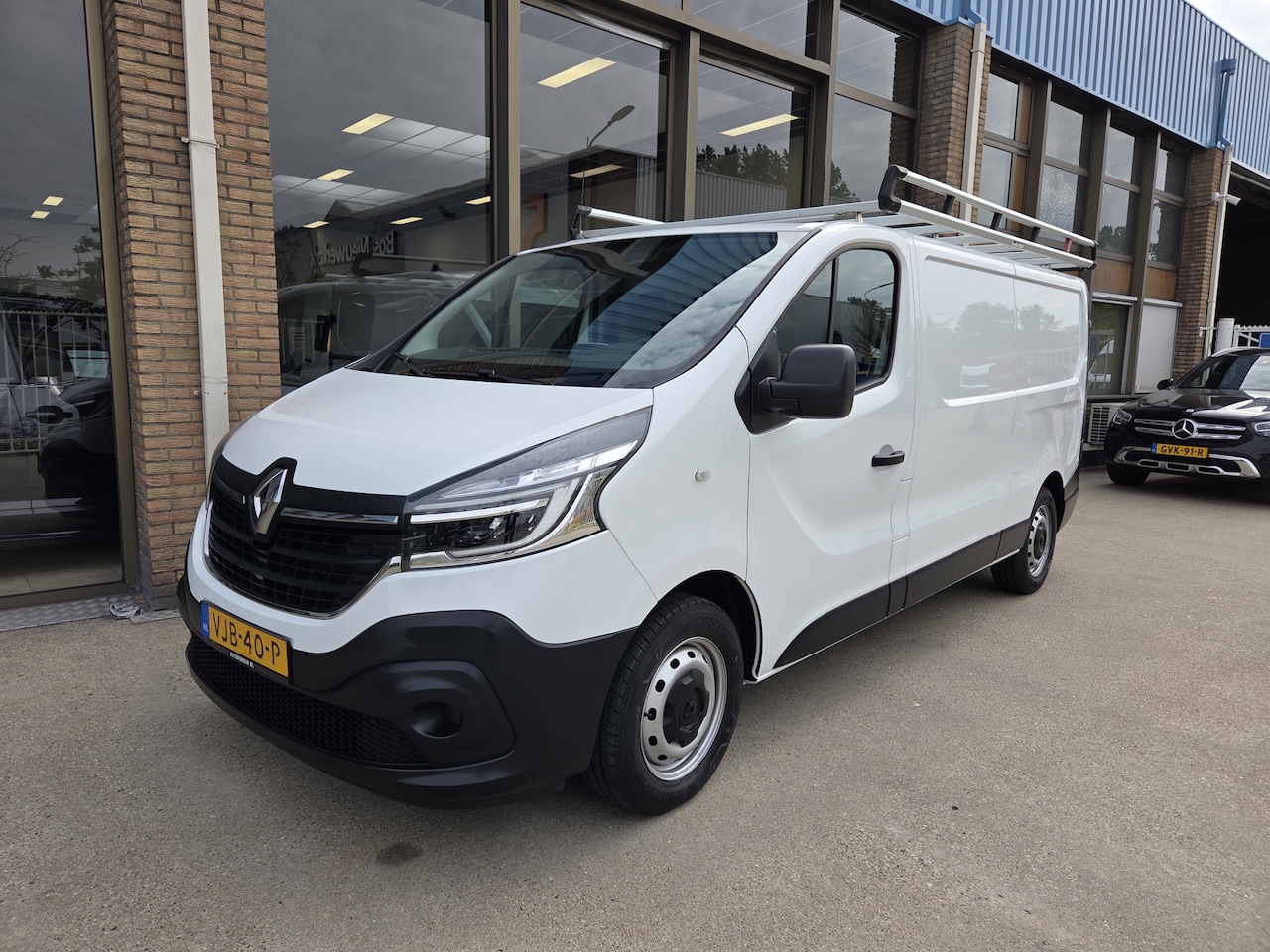 Renault Trafic - 2.0 dCi Automaat 150 Pk - 107Kw L2 Comfort Airco Cruisecontrol Navigatie - AutoWereld.nl