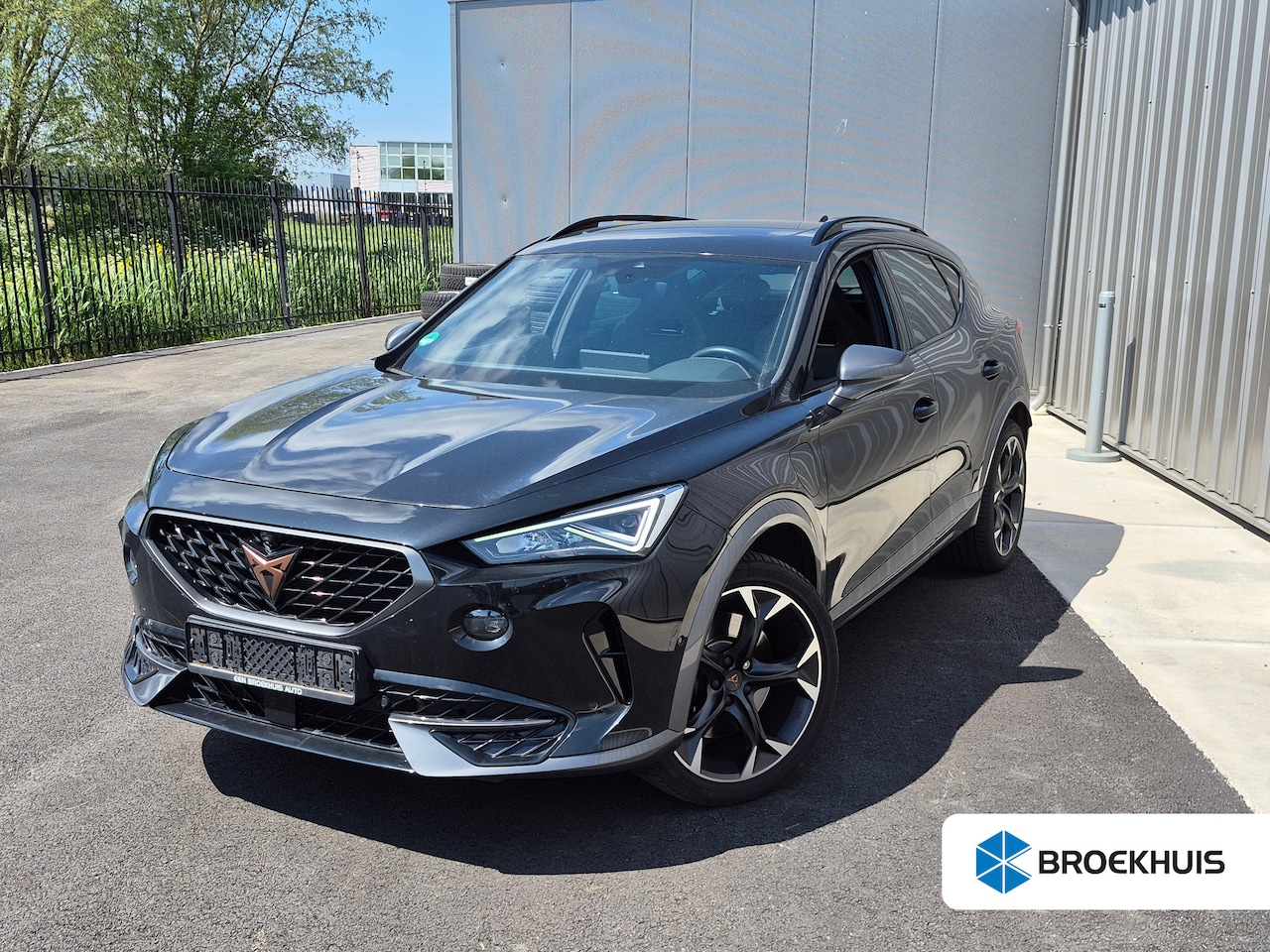 CUPRA Formentor - 1.4 e-Hybrid VZ Performance 245PK DSG/AUTO | Glazen panorama-dak | Achteruitrijcamera | Cr - AutoWereld.nl
